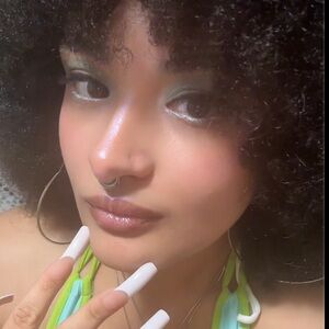 Meet your Posher, Gigi